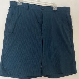 Men’s Greg Norman golf shorts size 36